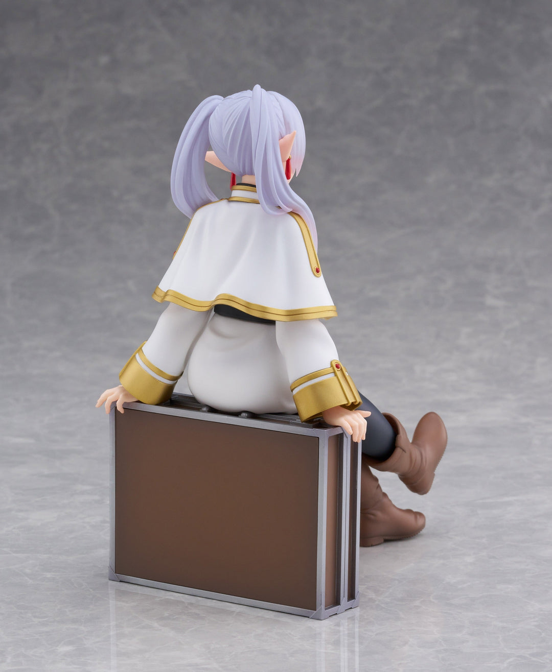 Frieren: Beyond Journey's End Desktop Cute Frieren (Trunk Case Ver.) Figure