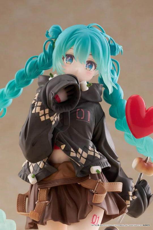 Hatsune Miku Series Fashion Figure – Outdoor