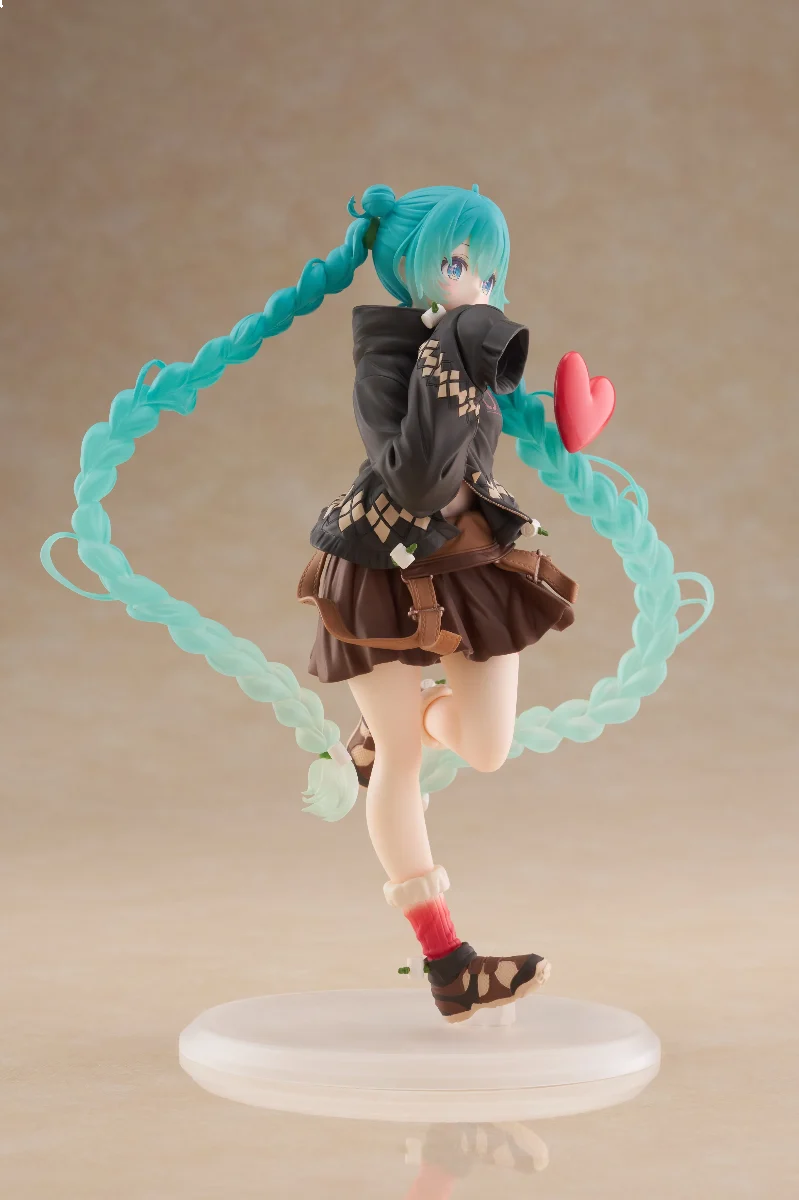 Hatsune Miku Series Fashion Figure – Outdoor