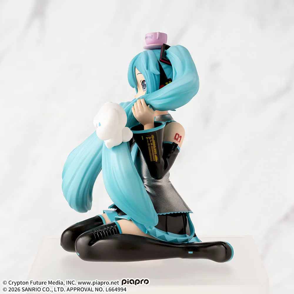 Hatsune Miku x Cinnamoroll: Fluffy Ver. Premium Chokonose Figure