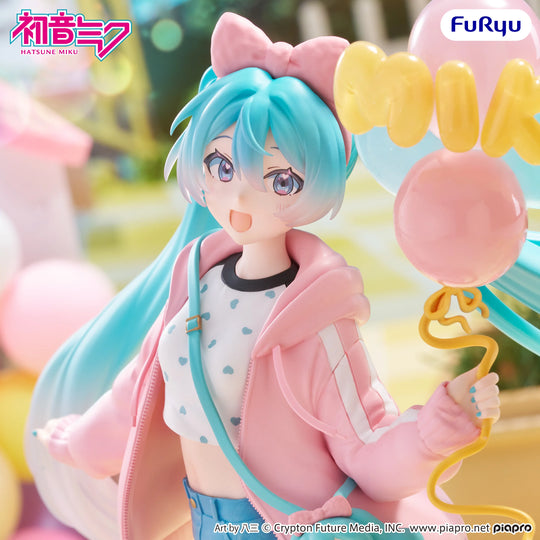 Vocaloid Muchute Hatsune Miku (Theme Park Date Ver.) Figure [Preorder]