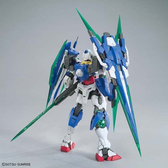 GUNDAM - MG 1/100 00 QAN(T) Full Saber - Model kit MIX FIG