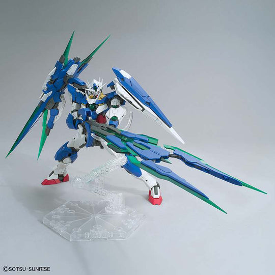 GUNDAM - MG 1/100 00 QAN(T) Full Saber - Model kit MIX FIG