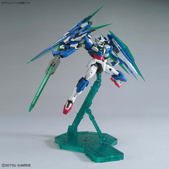 GUNDAM - MG 1/100 00 QAN(T) Full Saber - Model kit MIX FIG