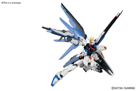 GUNDAM - Model Kit - HG 1/144 - ZGMF-X10A Freedom Gundam - 13CM MIX FIG