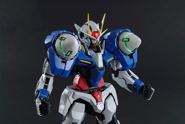GUNDAM - PG 1/60 Perfect Grade - 00 - Raiser - Model Kit