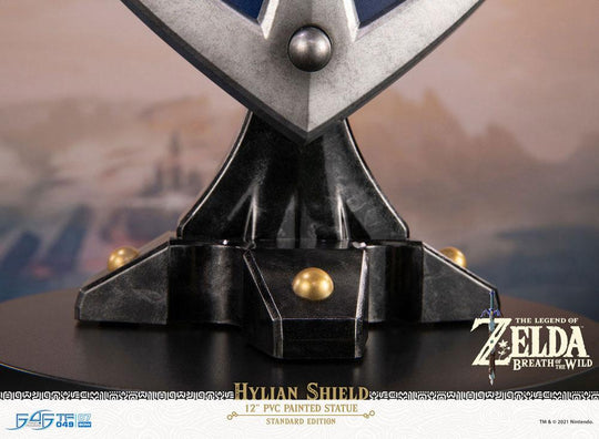 The Legend of Zelda Breath of the Wild PVC Statue Hylian Shield Standard Edition 29 cm (Damaged Packaging)