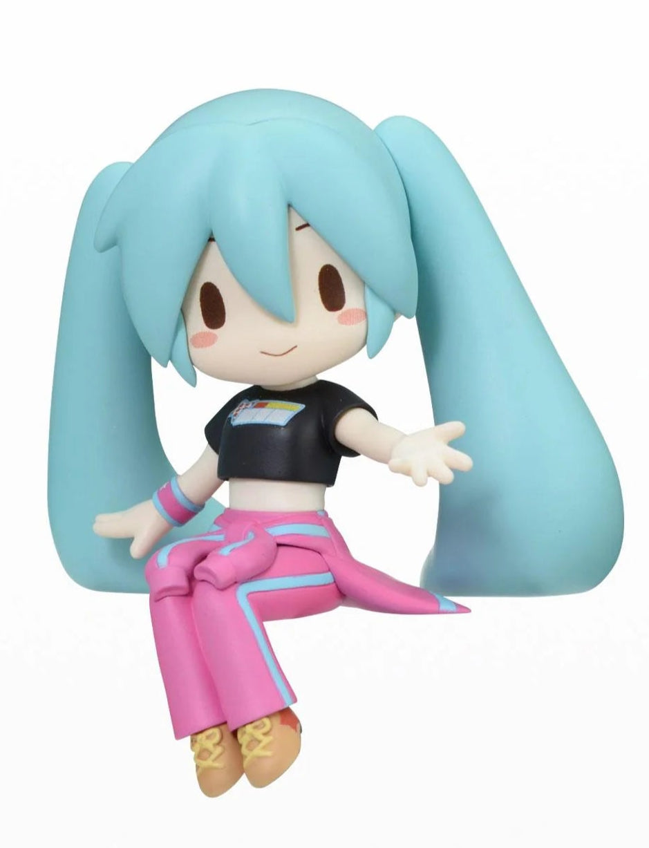 Hatsune Miku x Oshare Majo Love and Berry Fuwapuchi Choconose Mini Figure in black