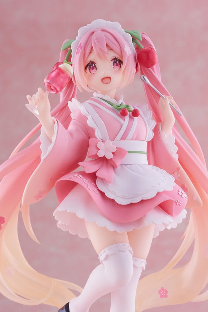 Статуэтка ПВХ Hatsune Miku Newley Written Sakura Miku Japanese Cafe Ver. 18 см